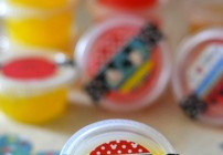 DIY Party Favors, DIY Glitter Goo, Kids Party Ideas, Kid party favors, mickey mouse party favors, diy disney party,